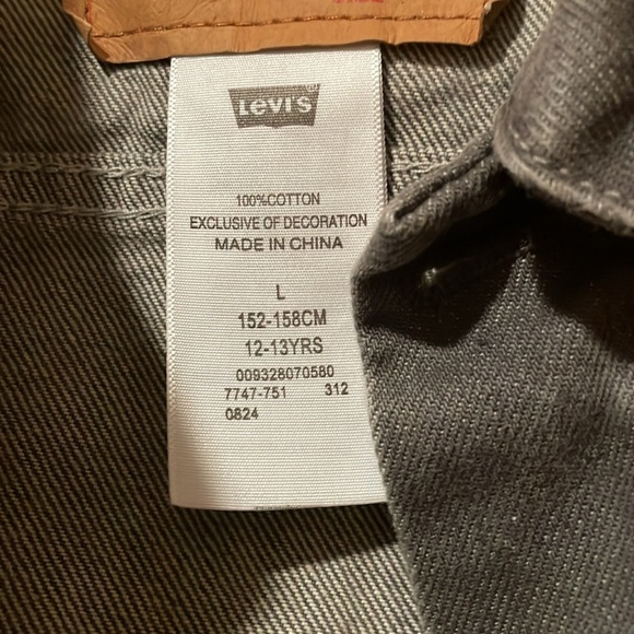 Levi’s Gray Denim Jacket - Picture 2 of 3